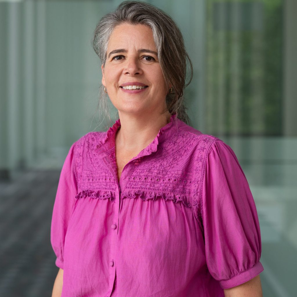 Benieuwd naar meer informatie over Adore?